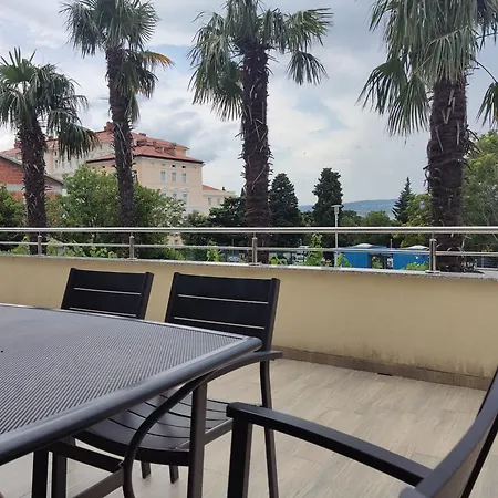 Superior With Very Big Terrace, 3 Bedrooms Very Close To Sandy Crikvenica